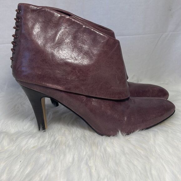 Nine West Vintage Wine Distressed High Heel Side Zip Booties. Sz 8.5 - Picture 4 of 7